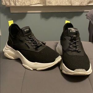 Steve Madden Myles Sneakers